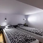 Kolumny 217 Parking Bezplatny *