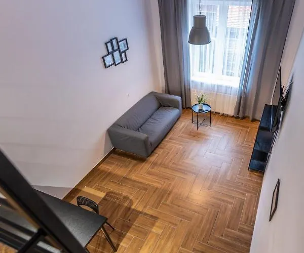 Kolumny 217 Parking Bezplatny * Łódź