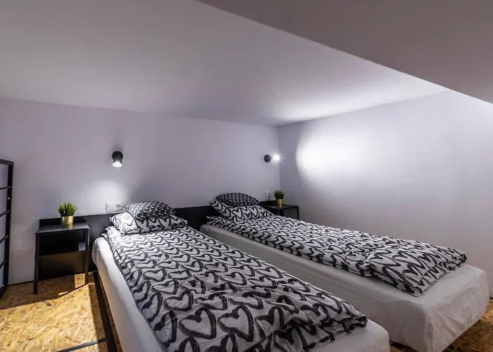 Kolumny 217 Parking Bezplatny *