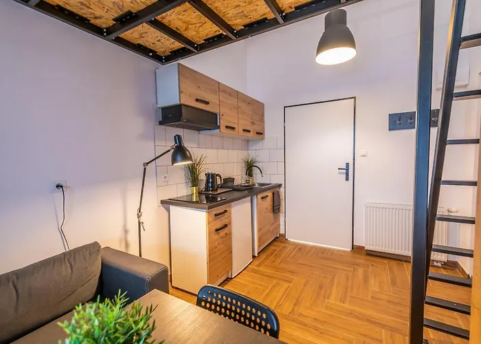 Kolumny 217 Parking Bezplatny * Łódź